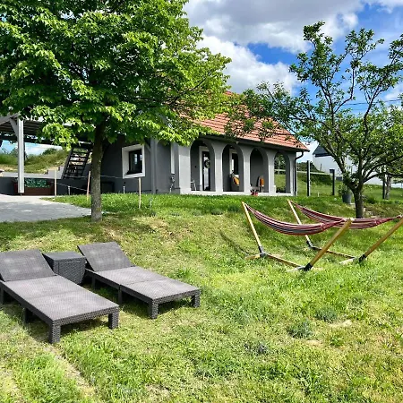 Voelgyhid Village Balaton بيت للعطل *