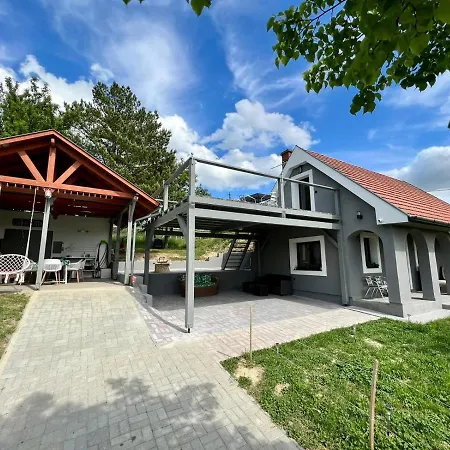 Voelgyhid Village Balaton * Кёрёшхедь