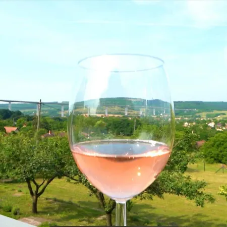 Voelgyhid Village Balaton * Кёрёшхедь